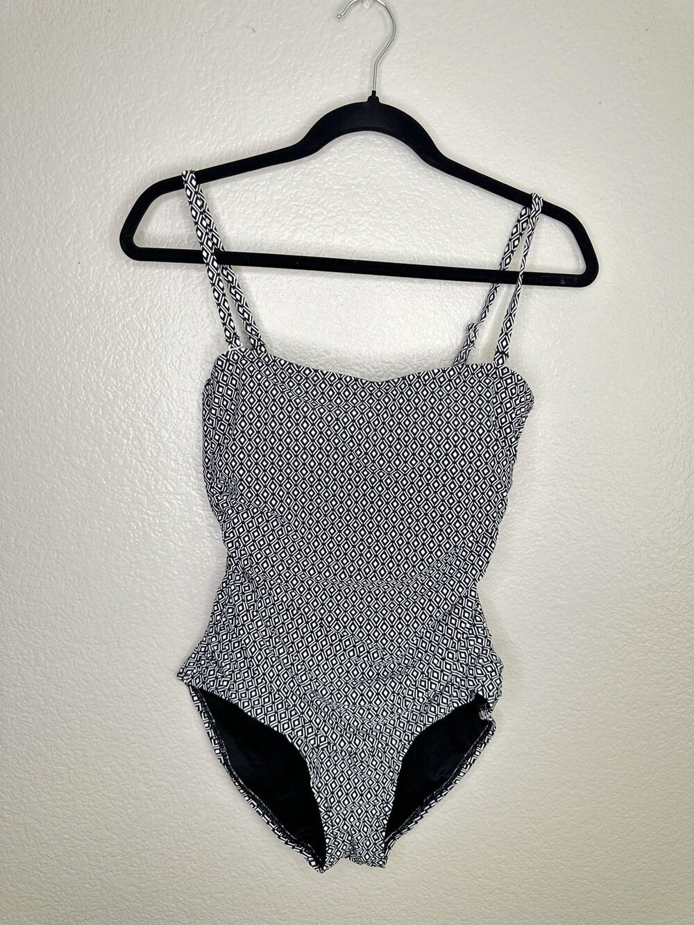 NEW DKNY Swimsuit Womens Medium Black White One Piece Geometric Stretch Ocean - Picture 1 of 7